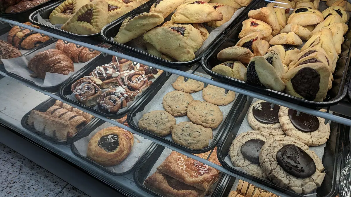 Waterfield's – bakery in Leigh town centre